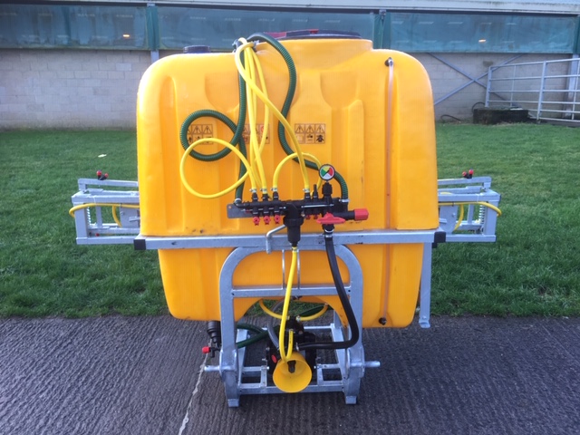 Jarmet Standard Sprayer - 1000 litres – 12m booms 