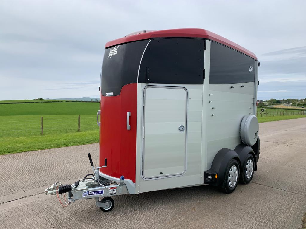 Ifor Williams HBX506 (RED)