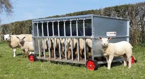 Pedigree Lamb Creep c/w wheels
