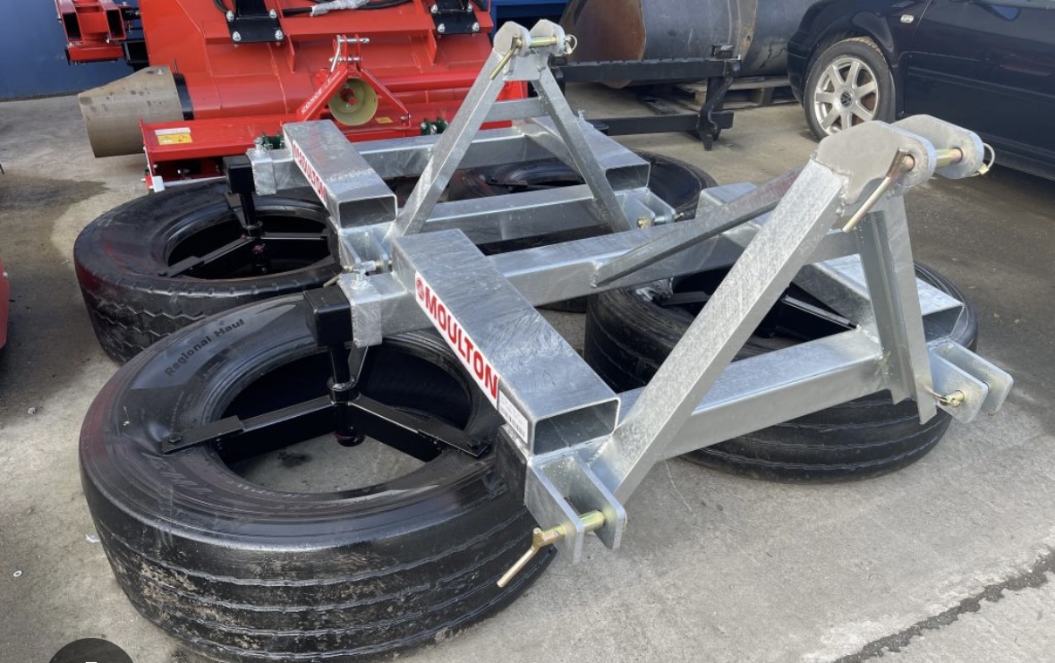 Moulton Silage Pusher